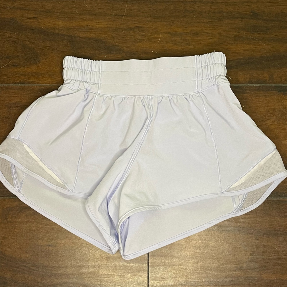 Lululemon, hottie hot, 2.5 inch inseam, lilac, size 0, netting has been removed